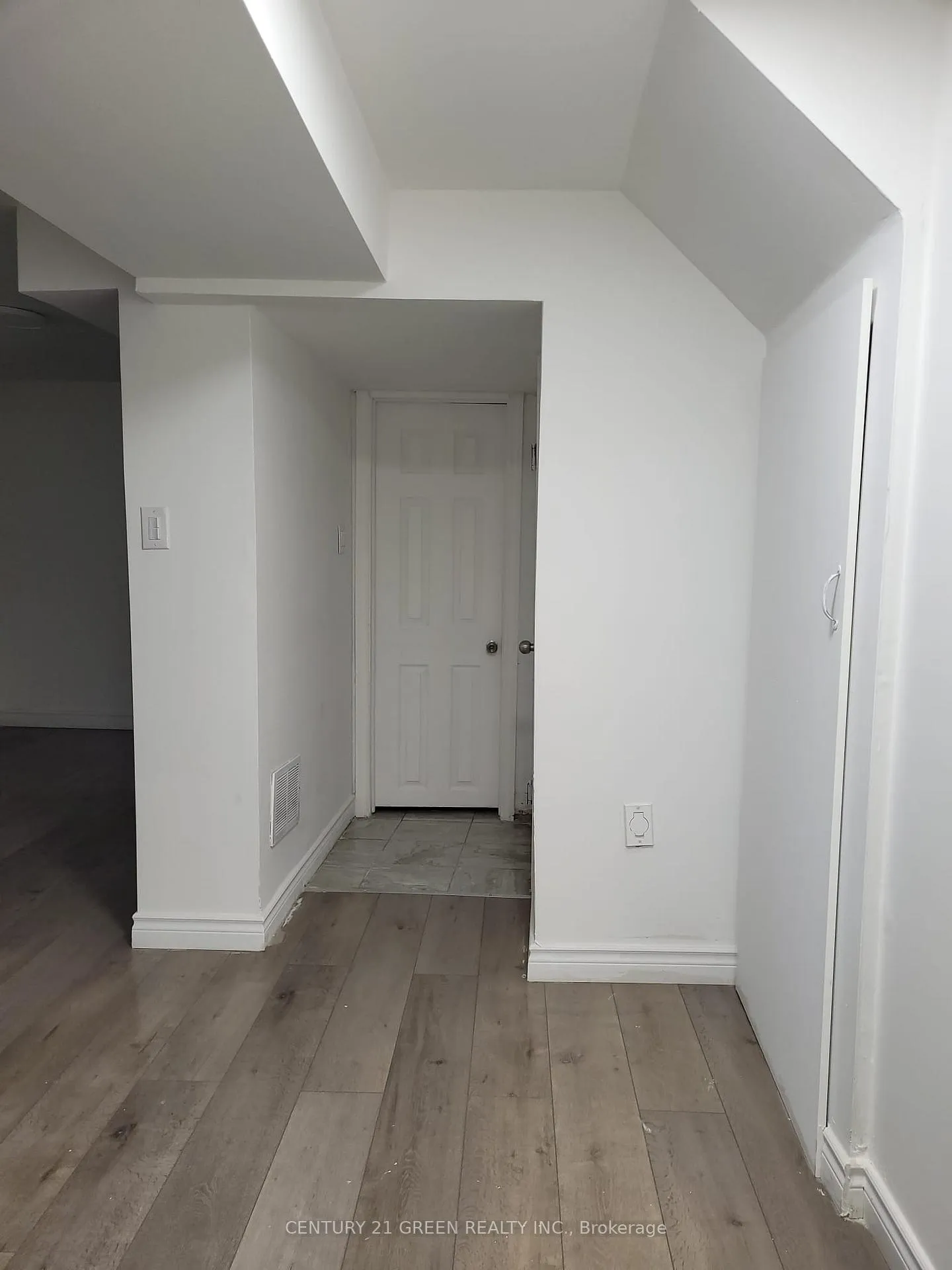 Photo 7 of Unit (Basement), 23 Habitat Square, Brampton, Central Park — HOMEH
