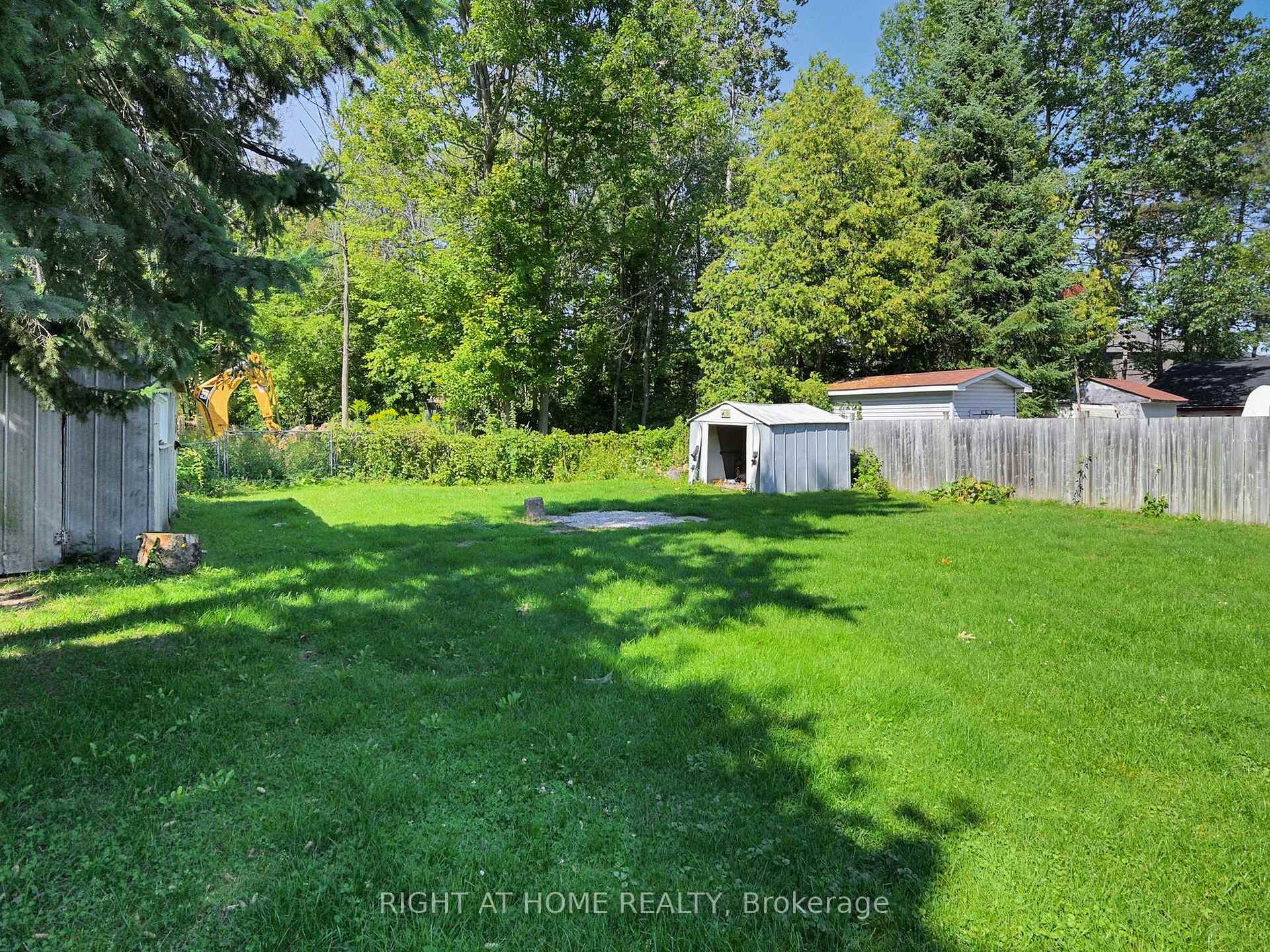 Photo 37 of 822 Pine Avenue, Innisfil, Lefroy — HOMEH