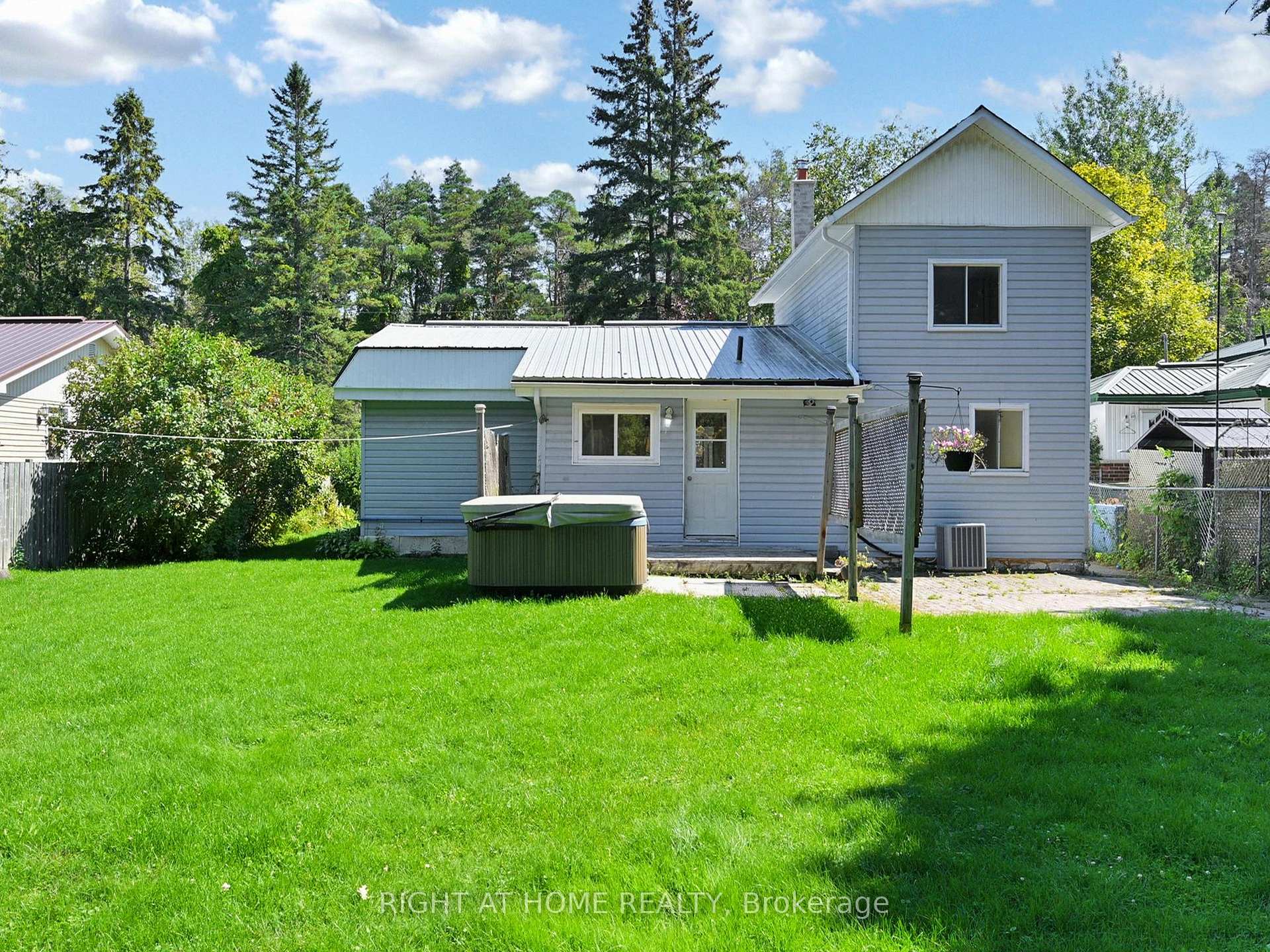 Photo 38 of 822 Pine Avenue, Innisfil, Lefroy — HOMEH