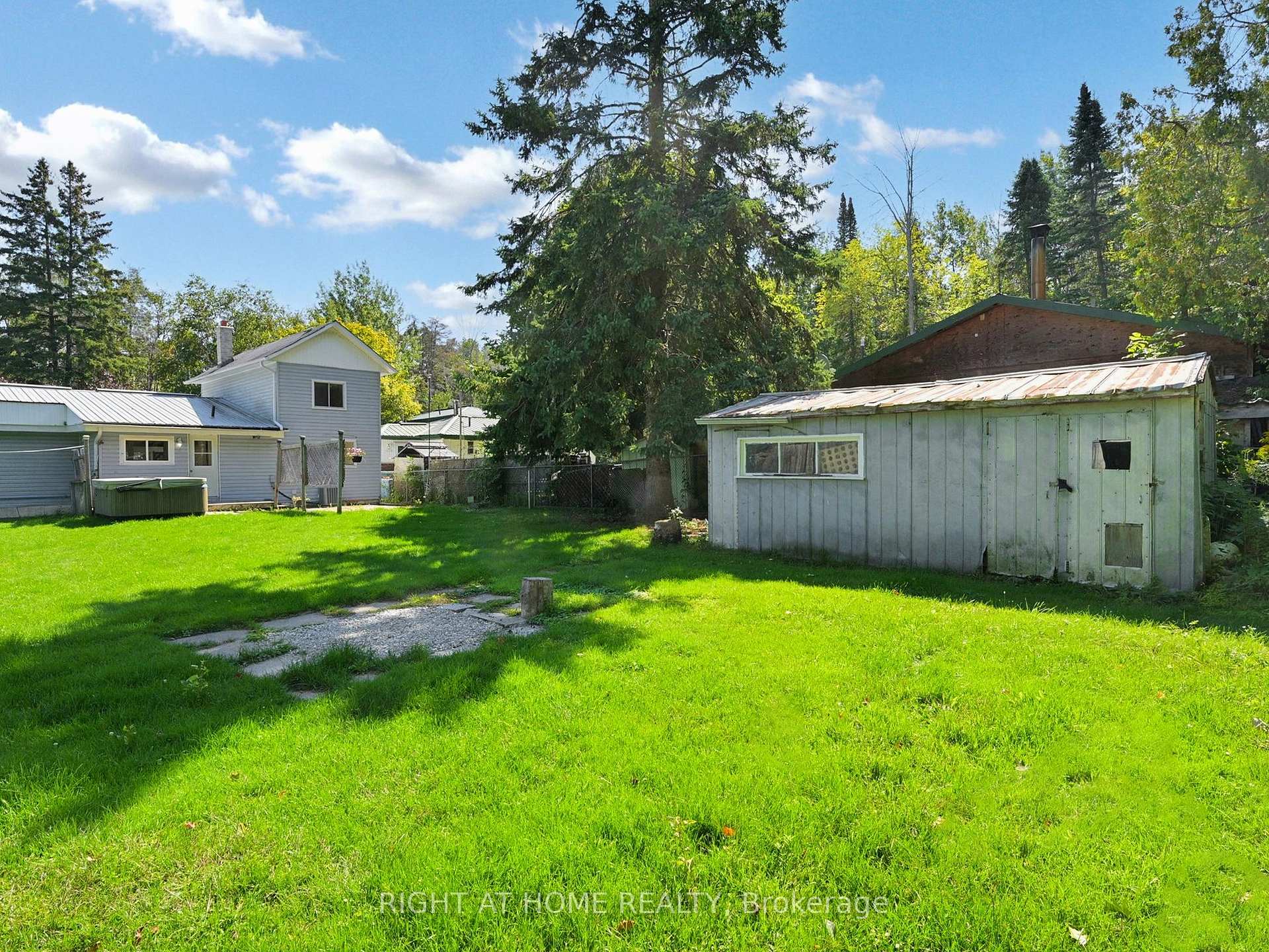Photo 40 of 822 Pine Avenue, Innisfil, Lefroy — HOMEH