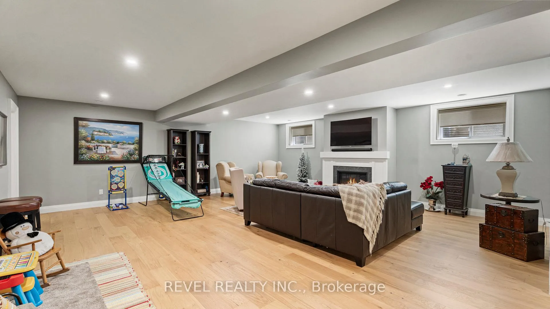 Photo 26 of 52 Beechnut Lane, Norfolk, Port Dover — HOMEH