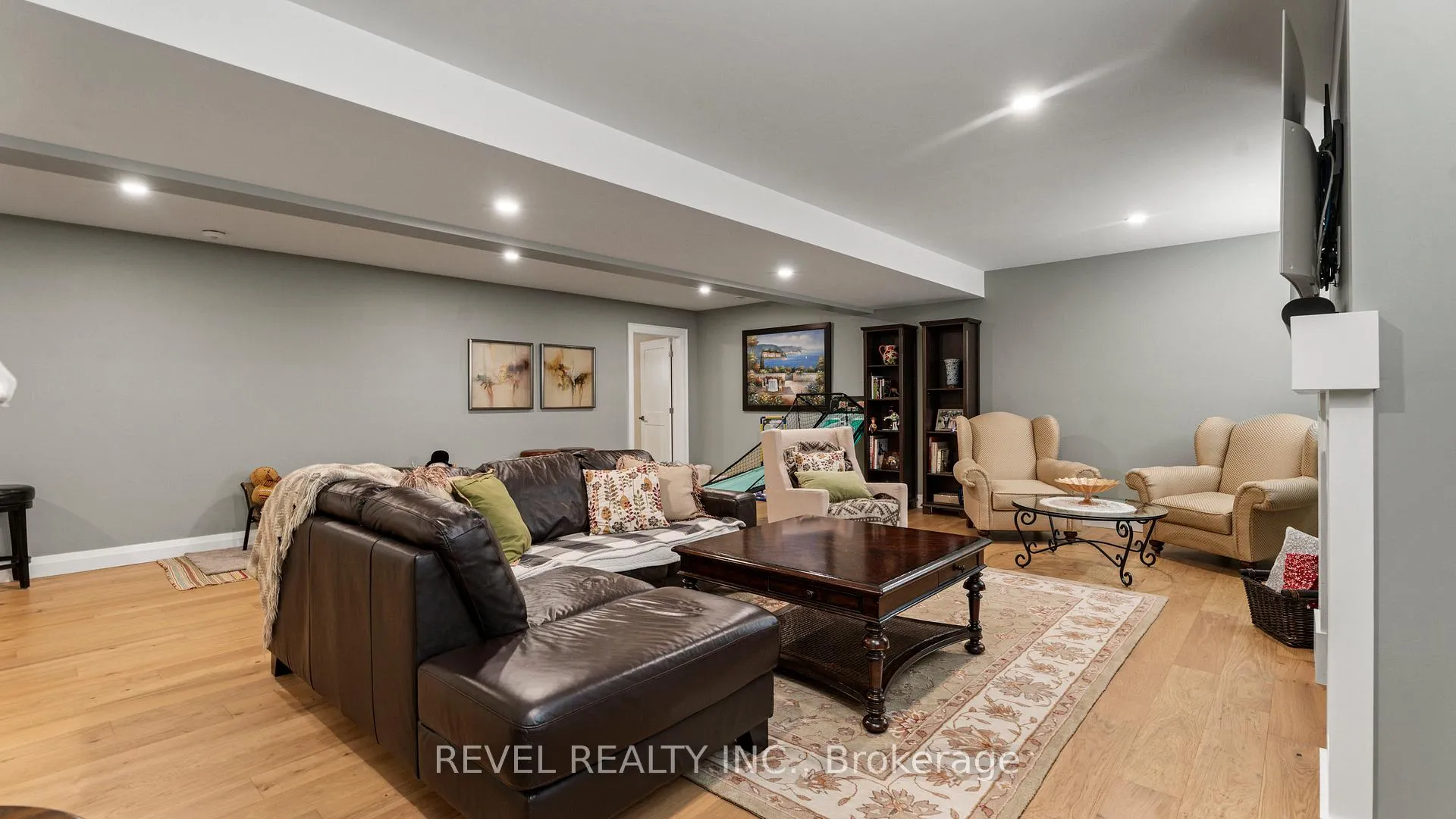Photo 28 of 52 Beechnut Lane, Norfolk, Port Dover — HOMEH