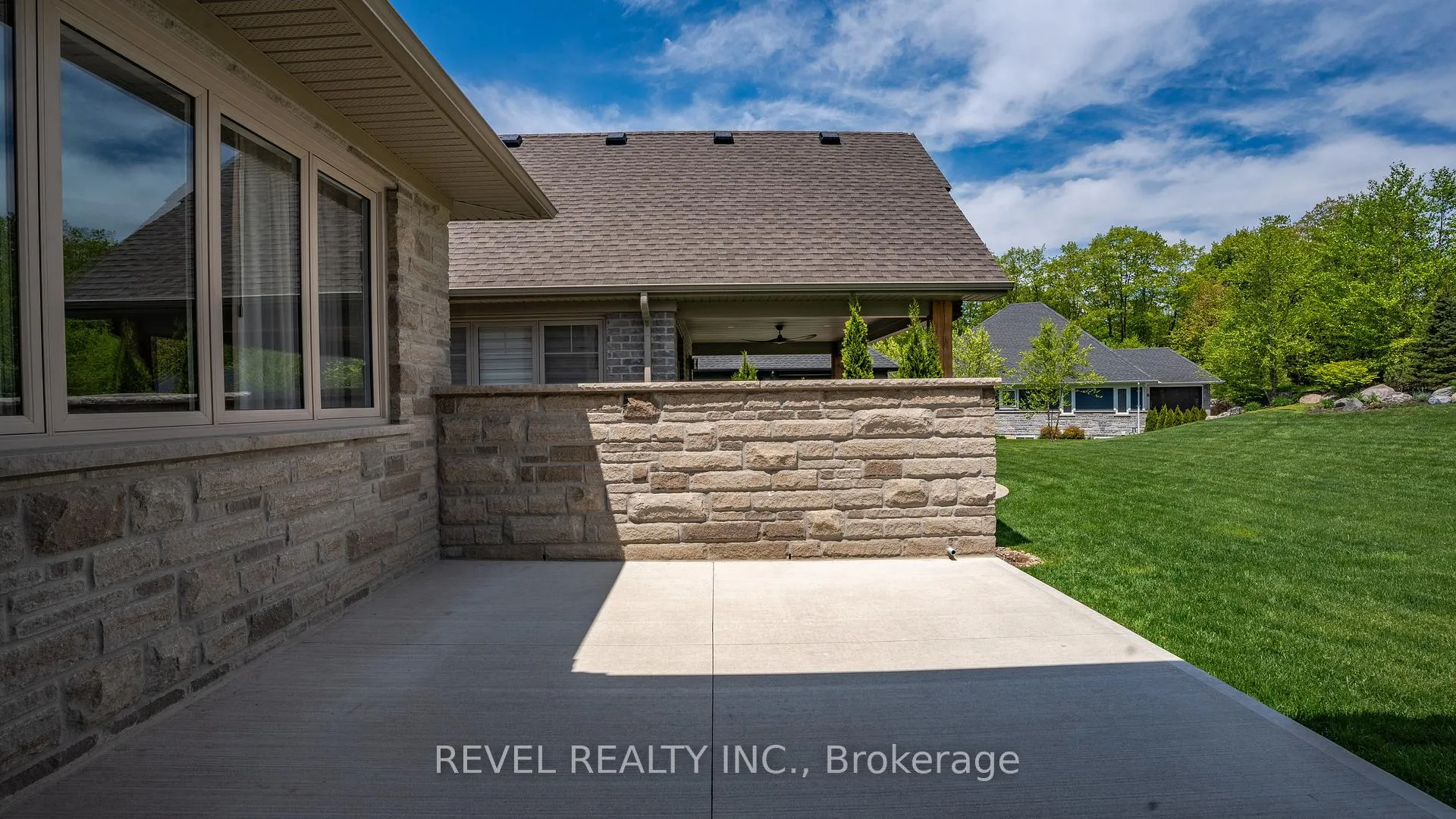Photo 38 of 52 Beechnut Lane, Norfolk, Port Dover — HOMEH