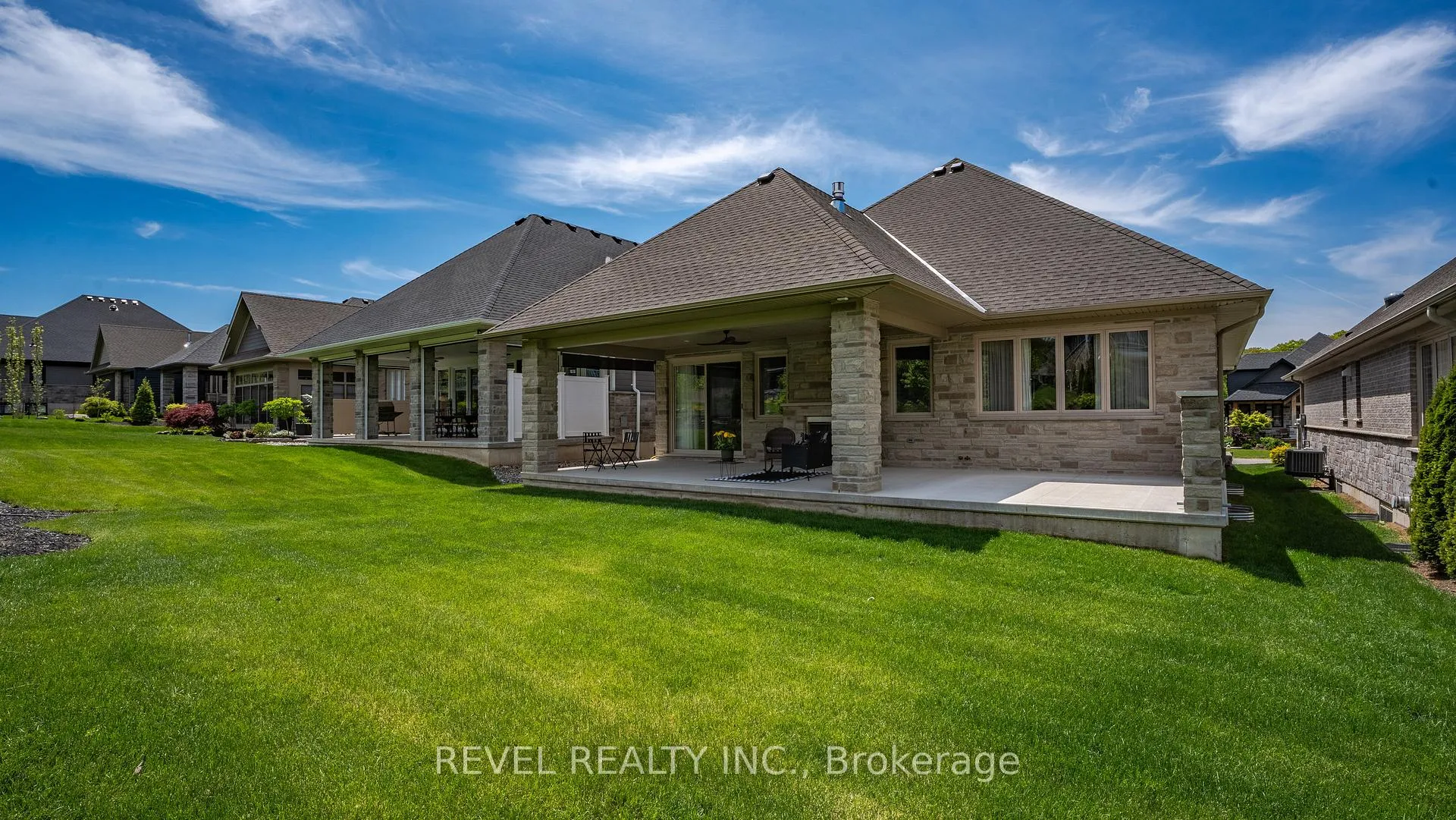 Photo 39 of 52 Beechnut Lane, Norfolk, Port Dover — HOMEH