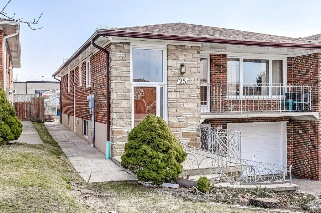 Photo 3 of 25 Rockbank Crescent, North York, Humberlea-Pelmo Park — HOMEH