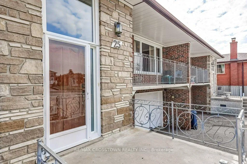 Photo 5 of 25 Rockbank Crescent, North York, Humberlea-Pelmo Park — HOMEH