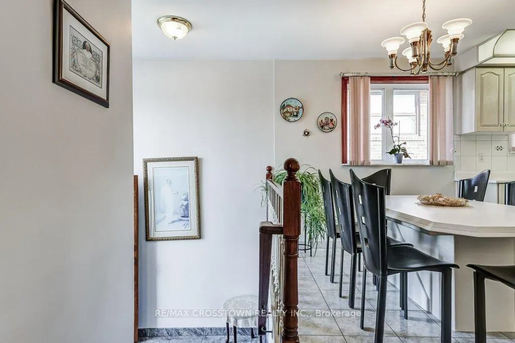 Photo 9 of 25 Rockbank Crescent, North York, Humberlea-Pelmo Park — HOMEH