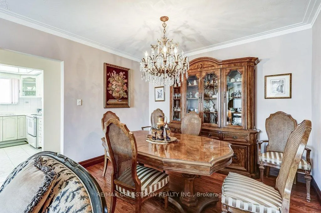 Photo 17 of 25 Rockbank Crescent, North York, Humberlea-Pelmo Park — HOMEH