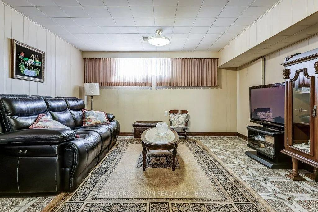 Photo 30 of 25 Rockbank Crescent, North York, Humberlea-Pelmo Park — HOMEH