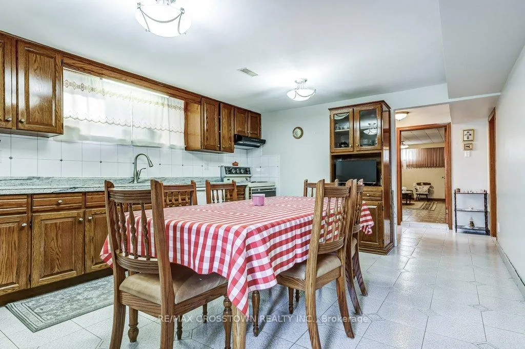 Photo 35 of 25 Rockbank Crescent, North York, Humberlea-Pelmo Park — HOMEH