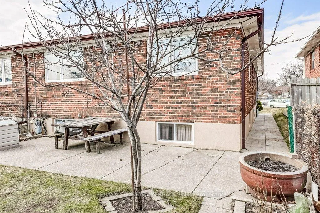 Photo 46 of 25 Rockbank Crescent, North York, Humberlea-Pelmo Park — HOMEH