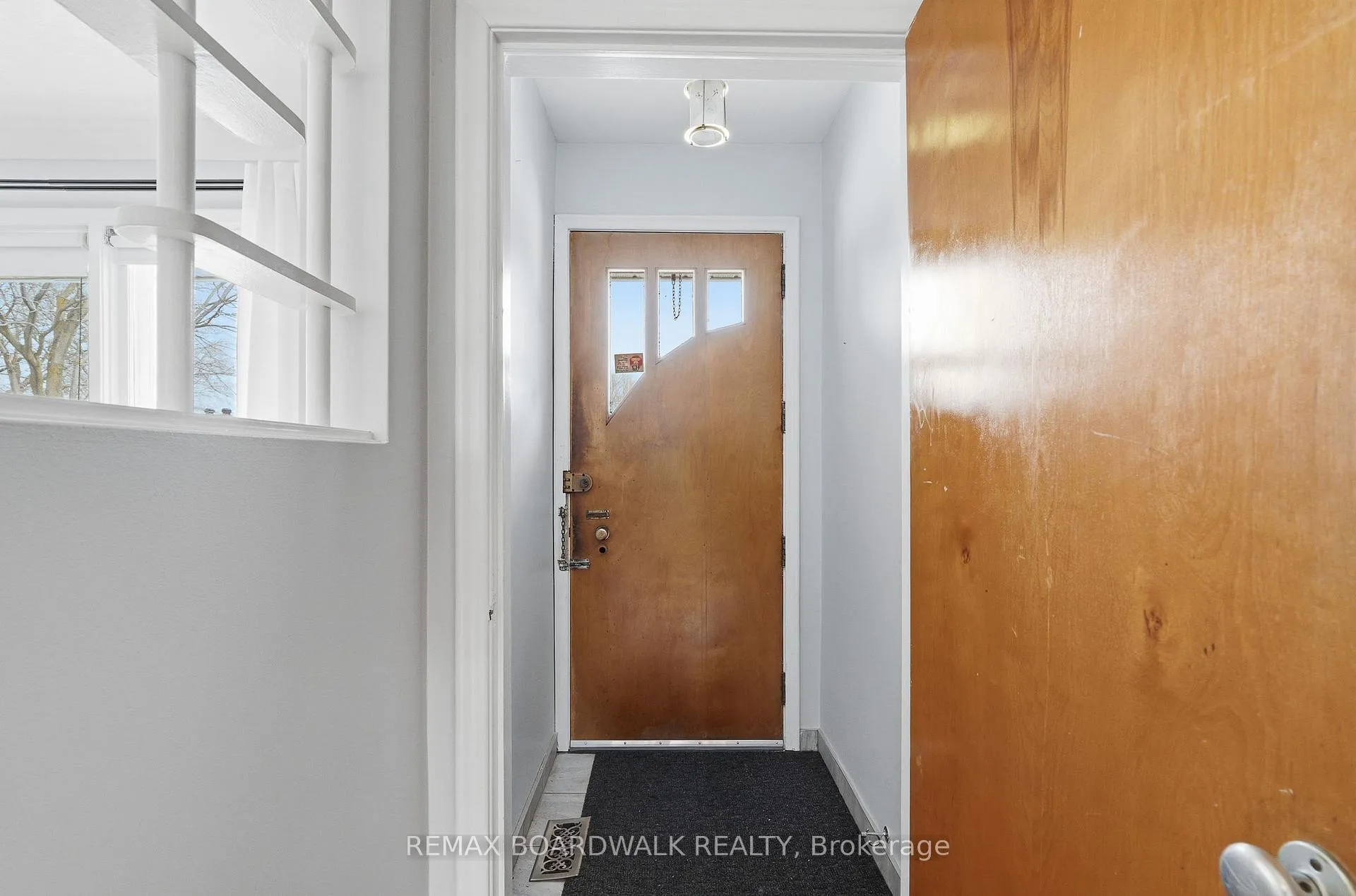 Photo 4 of 1106 Checkers Road, Ottawa, Bel Air Park — HOMEH