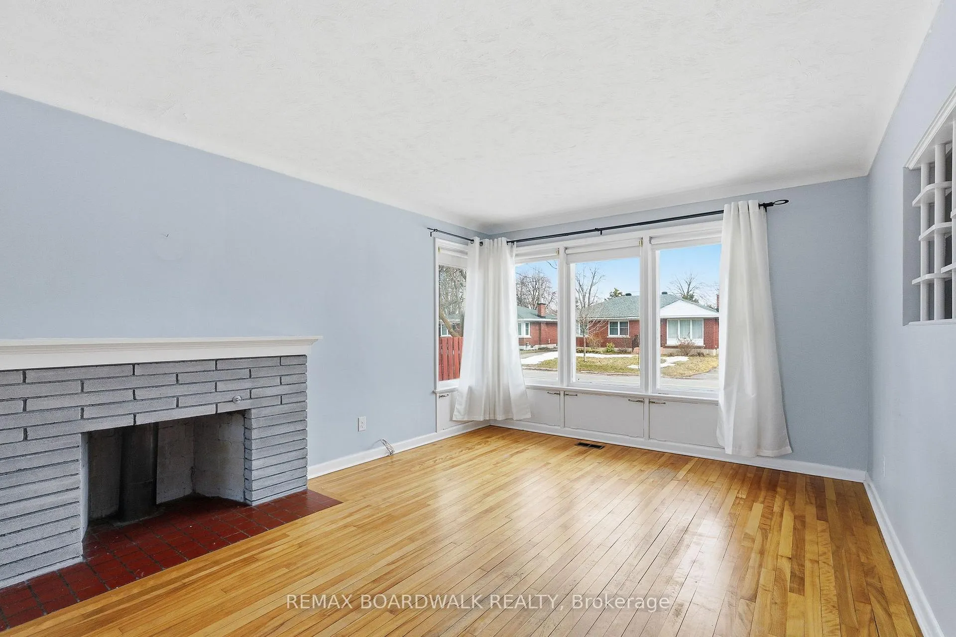 Photo 5 of 1106 Checkers Road, Ottawa, Bel Air Park — HOMEH