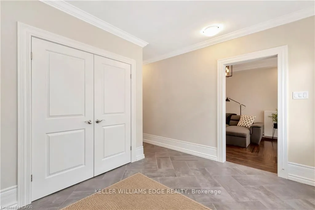 Photo 5 of 232 Bay Street N, Hamilton, Central — HOMEH