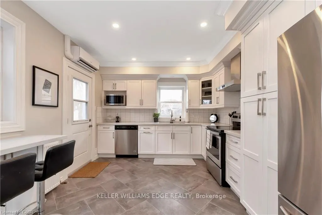 Photo 15 of 232 Bay Street N, Hamilton, Central — HOMEH
