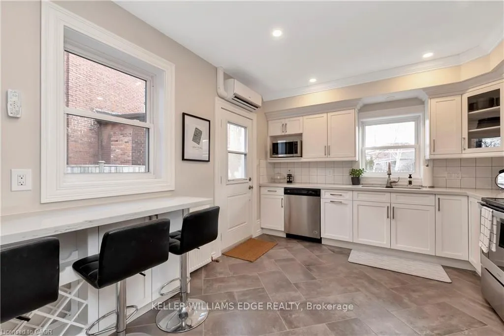 Photo 16 of 232 Bay Street N, Hamilton, Central — HOMEH