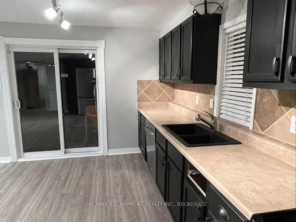 Photo 2 of Unit Lower, 205 Dorchester Drive, Grimsby, Grimsby East — HOMEH