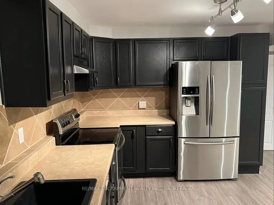 Photo 4 of Unit Lower, 205 Dorchester Drive, Grimsby, Grimsby East — HOMEH