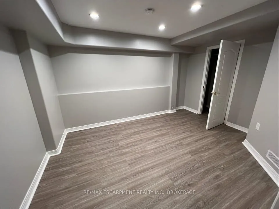 Photo 10 of Unit Lower, 205 Dorchester Drive, Grimsby, Grimsby East — HOMEH