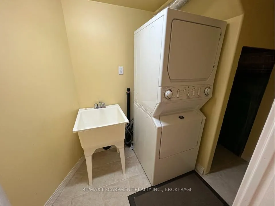 Photo 13 of Unit Lower, 205 Dorchester Drive, Grimsby, Grimsby East — HOMEH