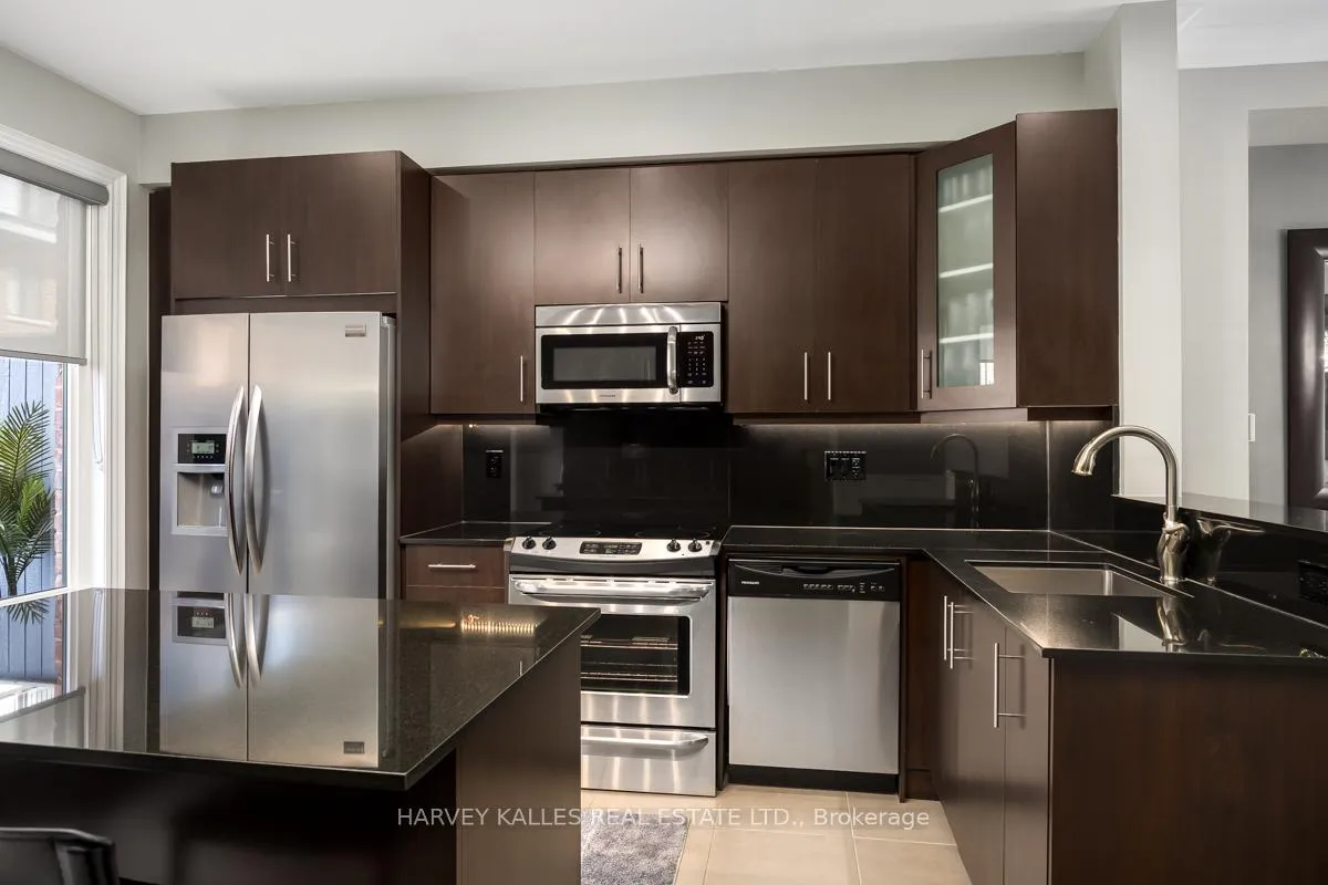 Photo 12 of 16 Powseland Crescent, Vaughan, West Woodbridge — HOMEH