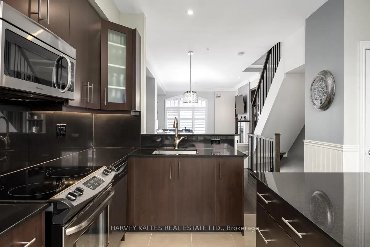 Photo 15 of 16 Powseland Crescent, Vaughan, West Woodbridge — HOMEH
