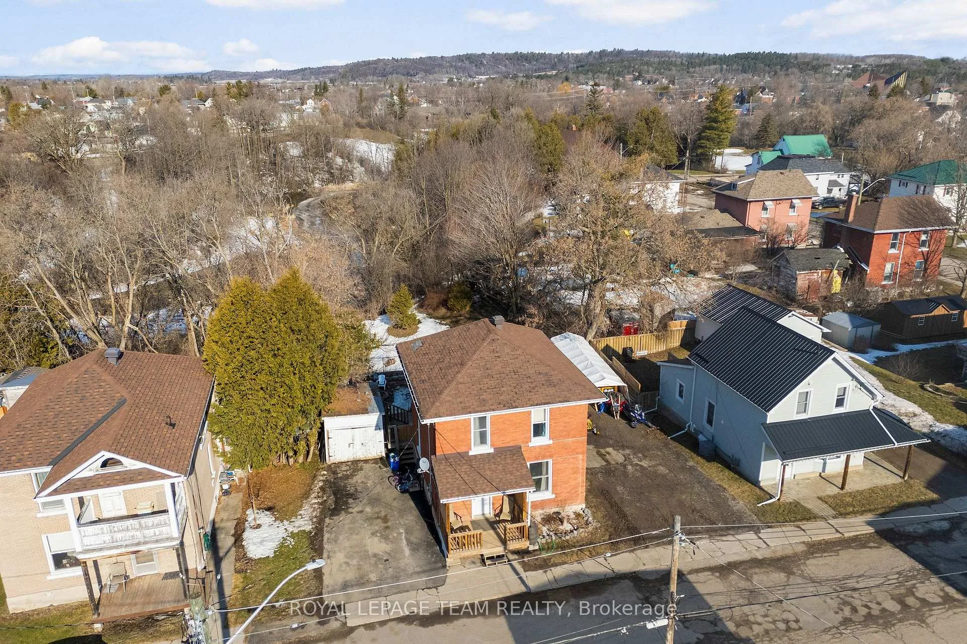 Photo 4 of 290 Thompson Avenue, Renfrew — HOMEH