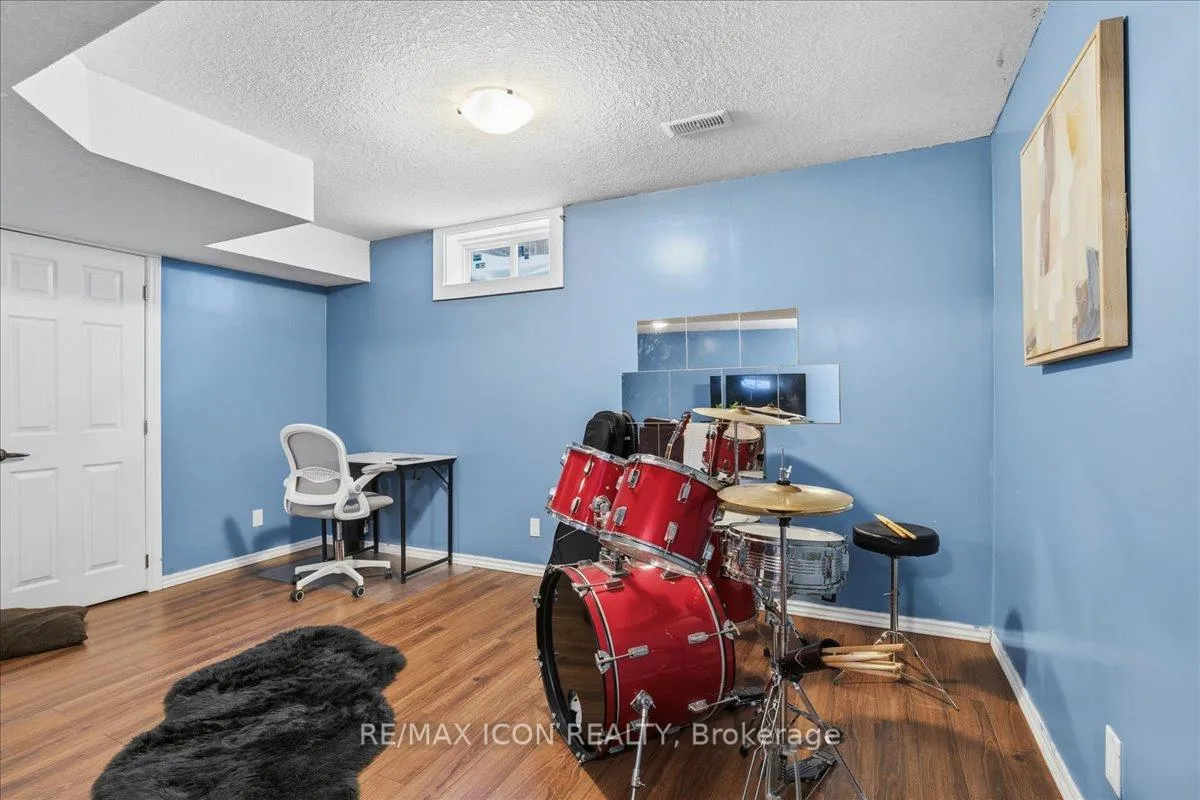 Photo 22 of 361 Sienna Crescent, Kitchener, Huron Park — HOMEH