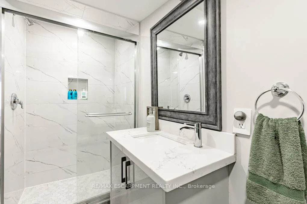 Photo 17 of 67 Gage Avenue N, Hamilton, Stipley — HOMEH