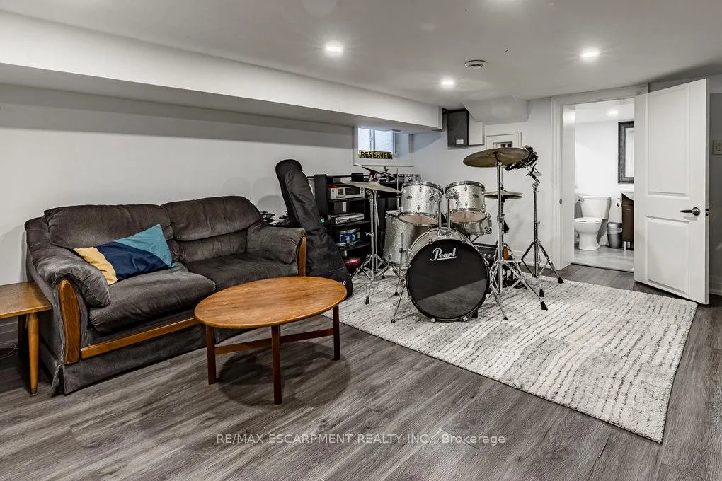 Photo 23 of 67 Gage Avenue N, Hamilton, Stipley — HOMEH