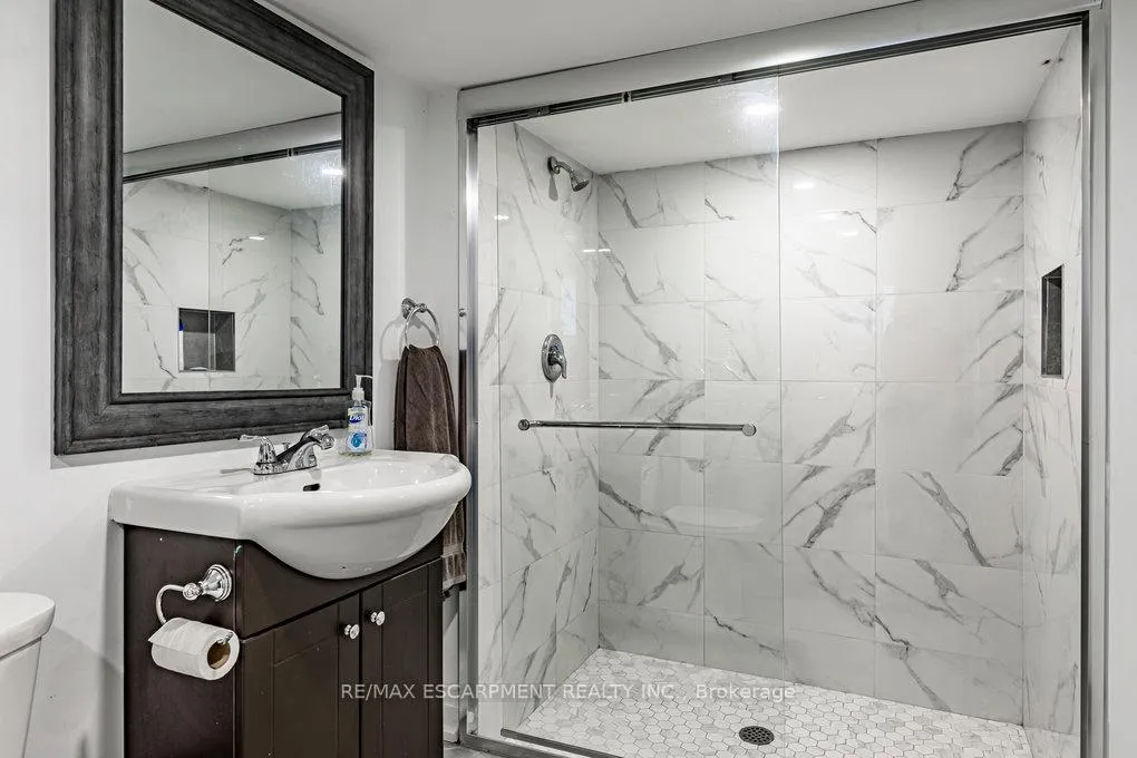 Photo 26 of 67 Gage Avenue N, Hamilton, Stipley — HOMEH