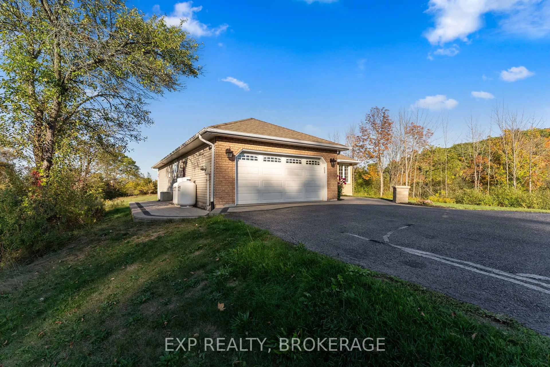 Photo 3 of 53 Gumby Lane, Quinte West, Murray Ward — HOMEH