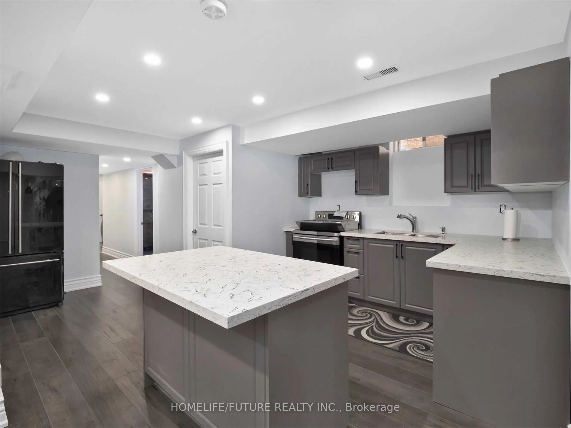 Photo 6 of 33 Retreat Boulevard, Vaughan, Vellore Village — HOMEH