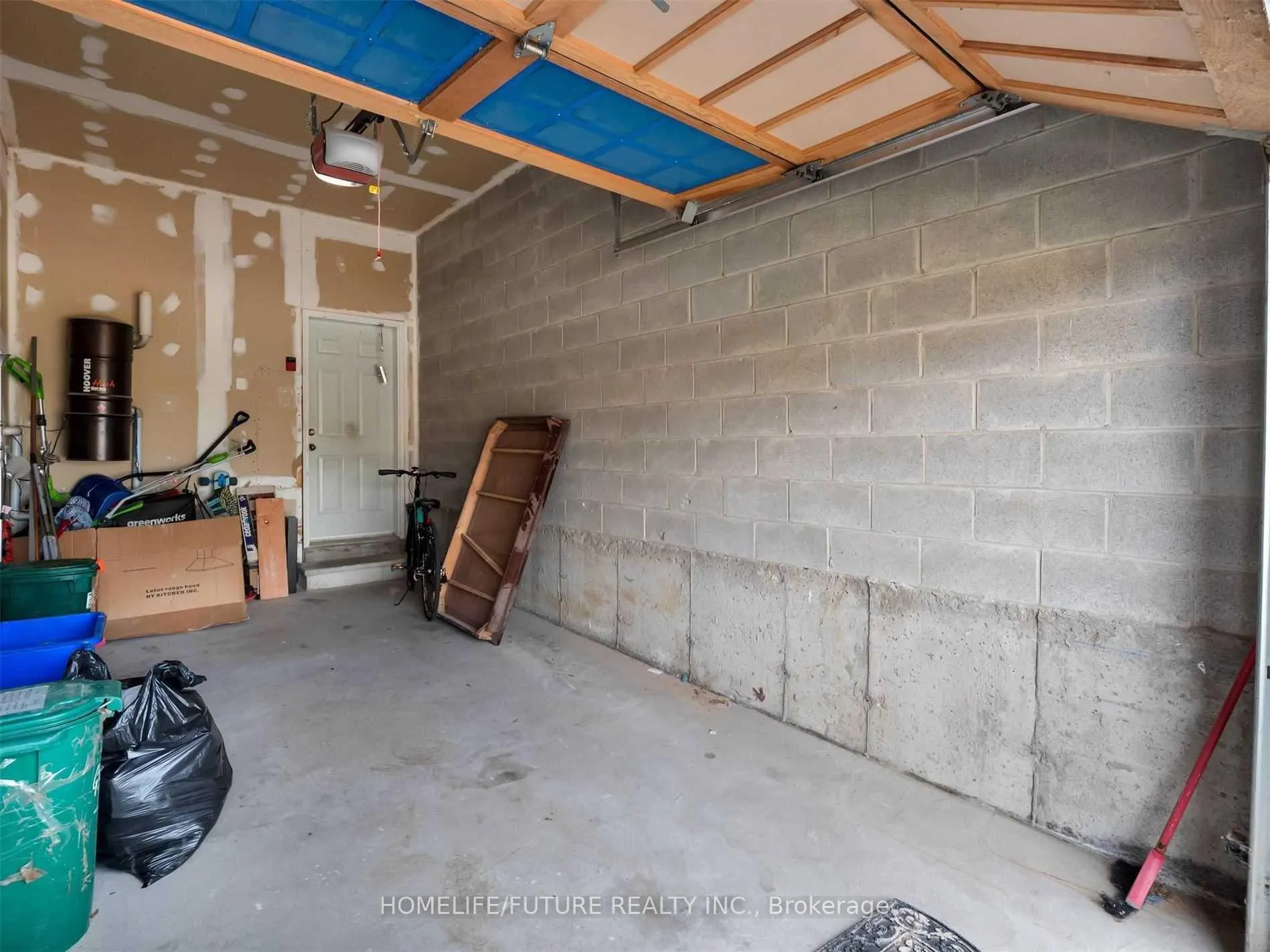Photo 20 of 33 Retreat Boulevard, Vaughan, Vellore Village — HOMEH