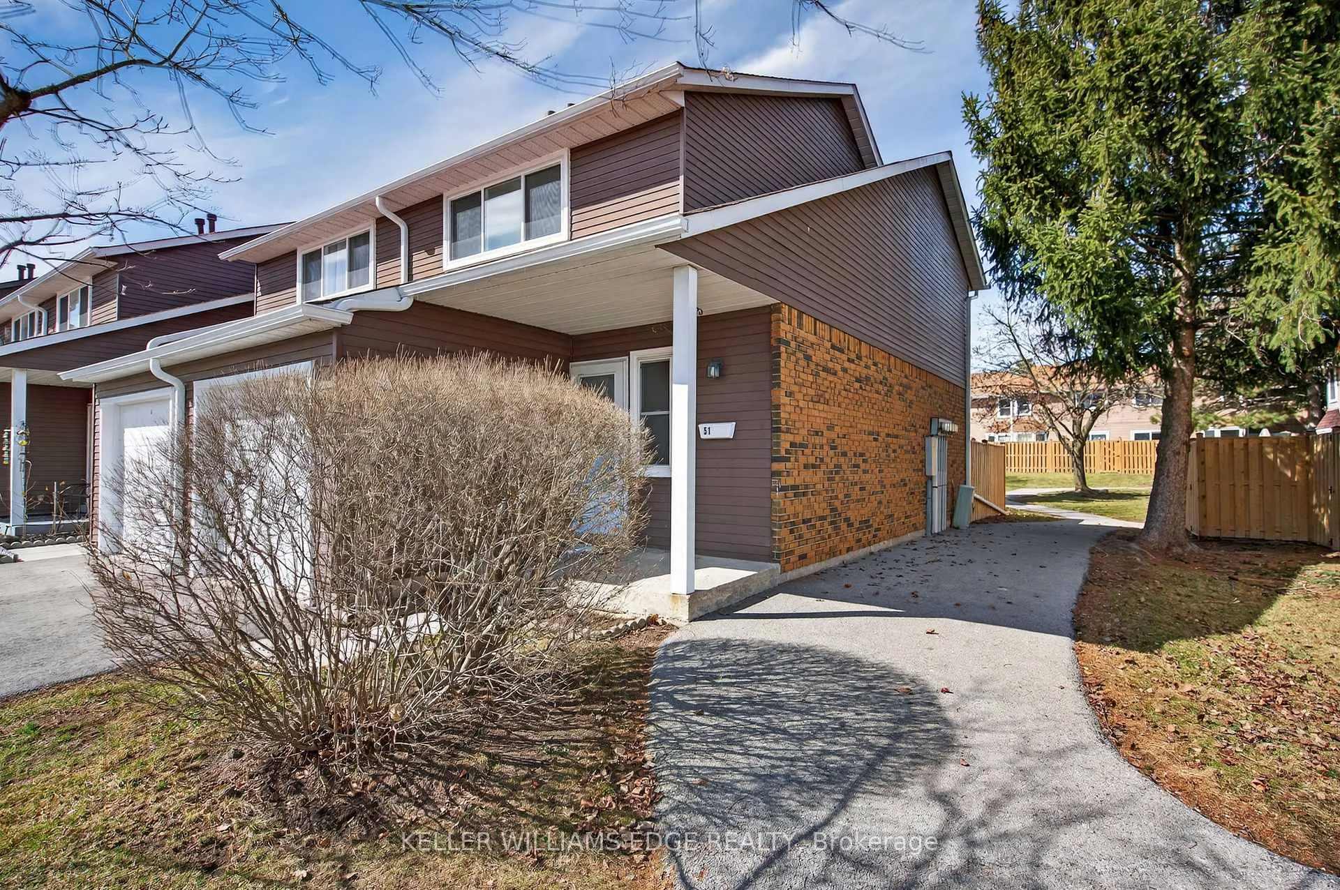 Photo 3 of Unit 51, 2185 Fairchild Boulevard, Burlington, Tyandaga — HOMEH