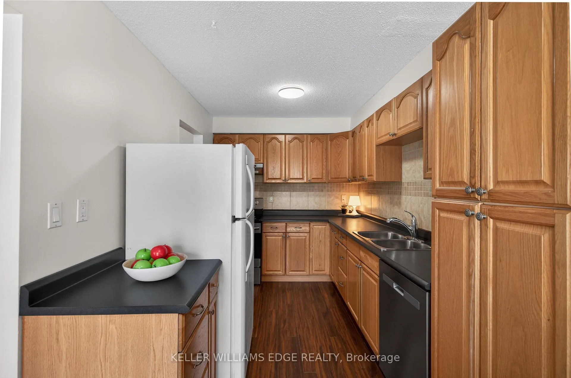 Photo 14 of Unit 51, 2185 Fairchild Boulevard, Burlington, Tyandaga — HOMEH