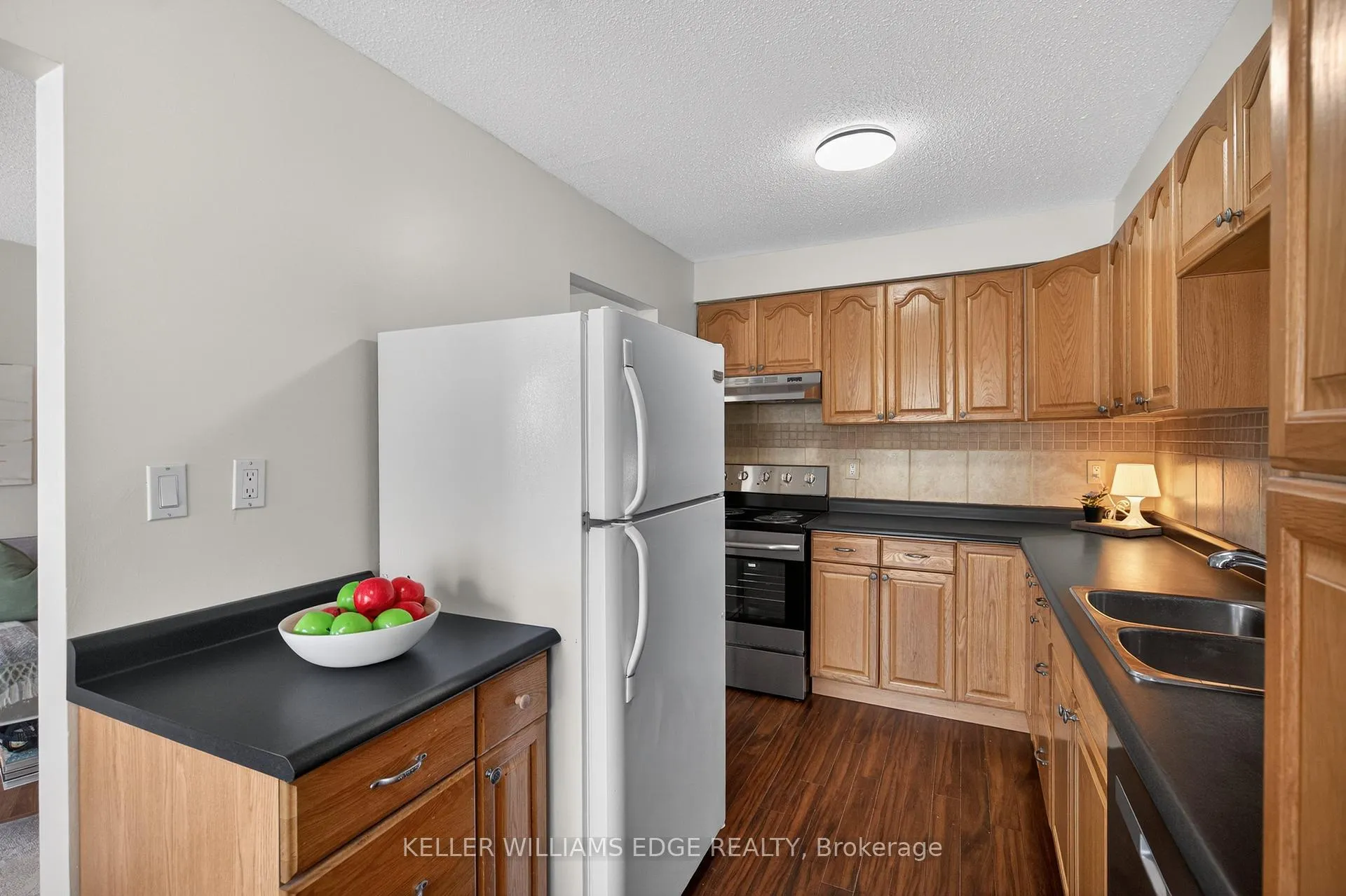 Photo 15 of Unit 51, 2185 Fairchild Boulevard, Burlington, Tyandaga — HOMEH