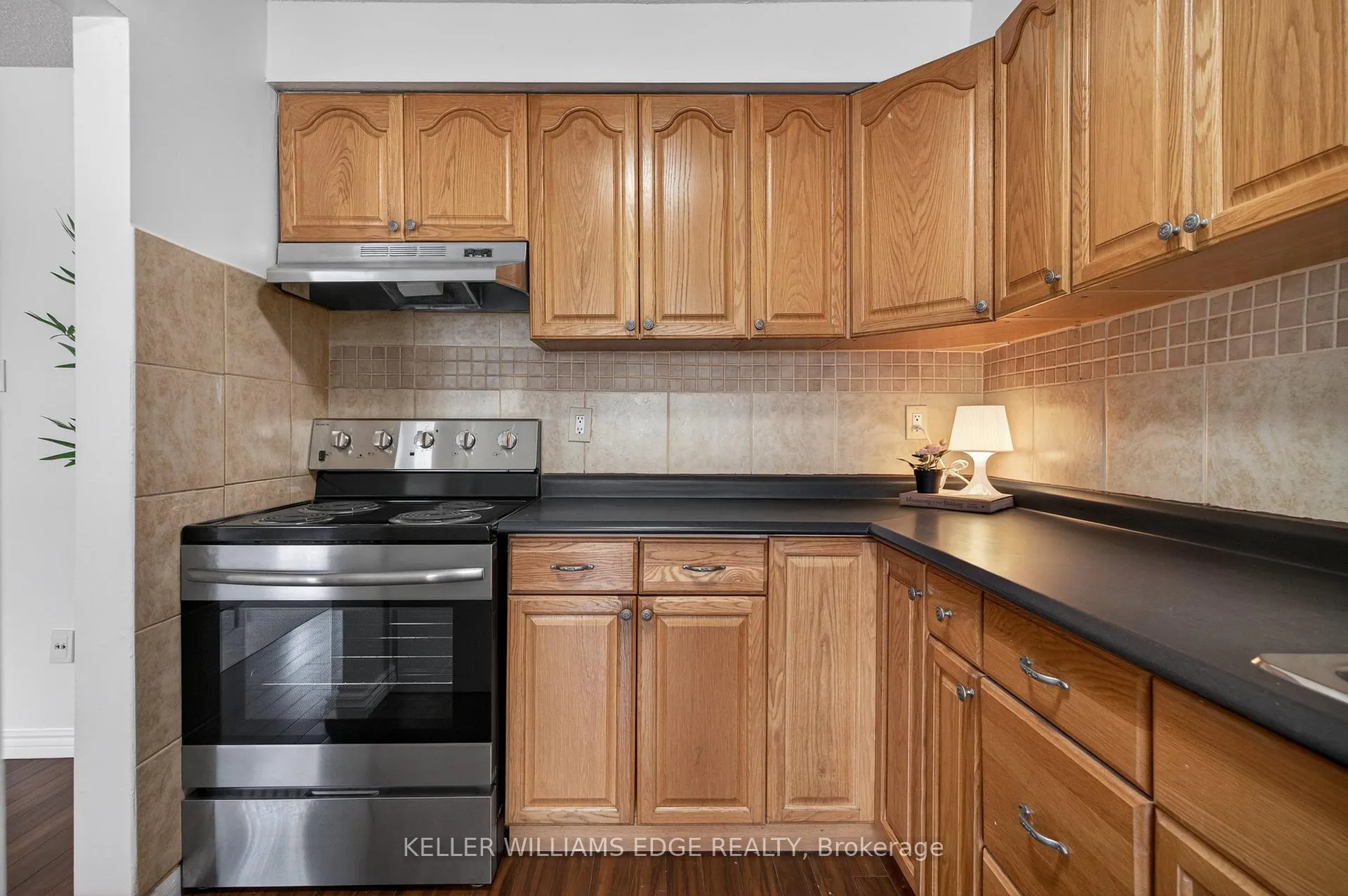 Photo 16 of Unit 51, 2185 Fairchild Boulevard, Burlington, Tyandaga — HOMEH