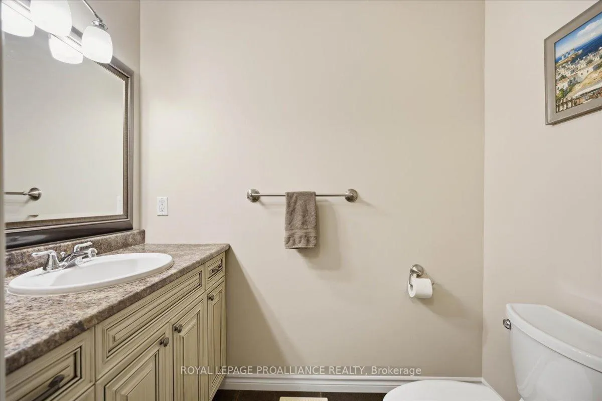 Photo 21 of 34 Kipling Drive, Belleville, Thurlow Ward — HOMEH