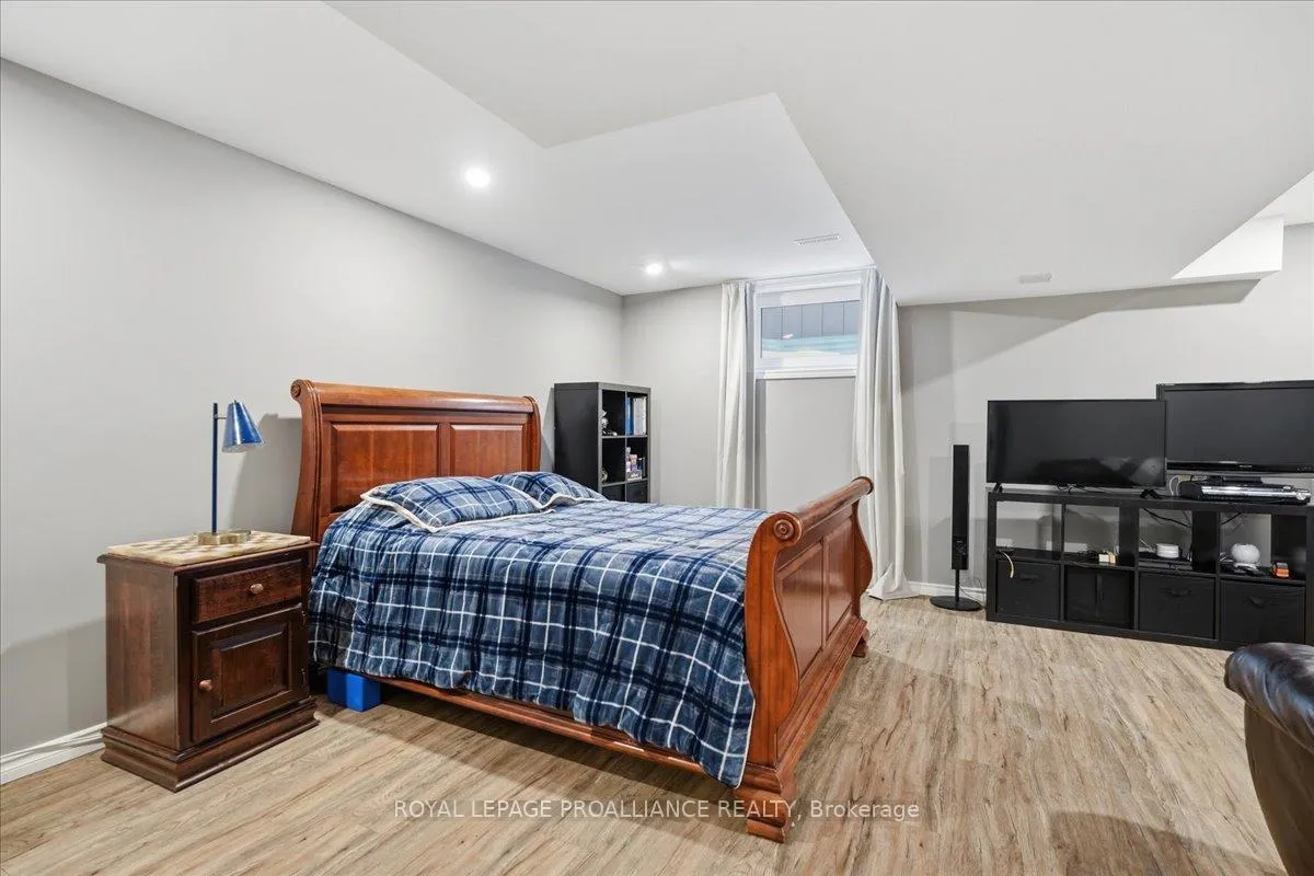 Photo 42 of 34 Kipling Drive, Belleville, Thurlow Ward — HOMEH