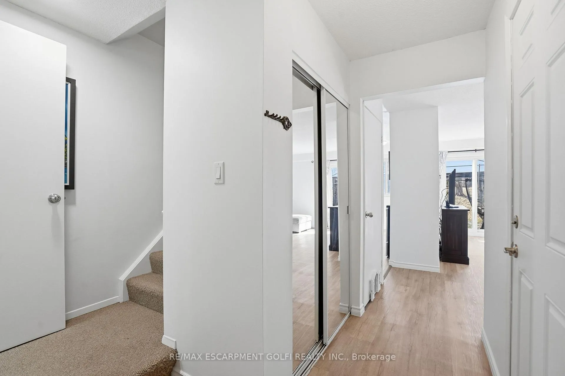 Photo 2 of 70 Gledhill Crescent, Hamilton, Gourley — HOMEH
