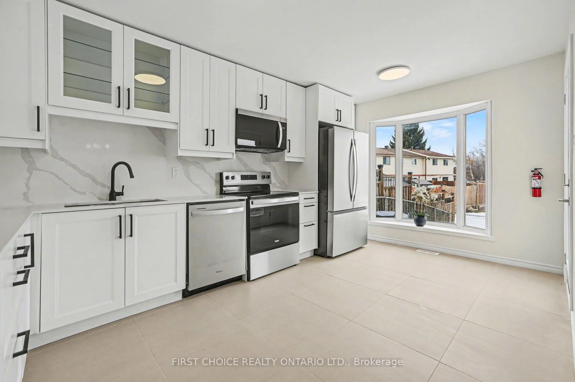 Photo 6 of 883 Lawnsberry Drive, Ottawa, Chatelaine Village — HOMEH