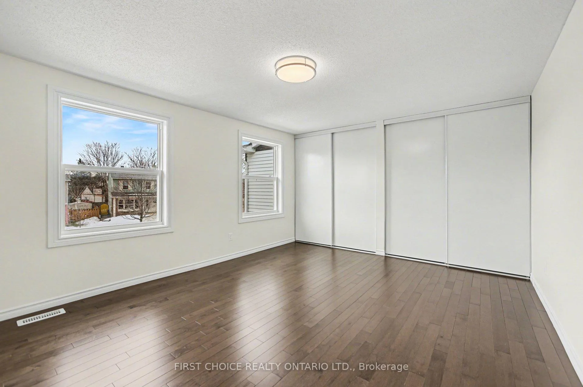 Photo 10 of 883 Lawnsberry Drive, Ottawa, Chatelaine Village — HOMEH