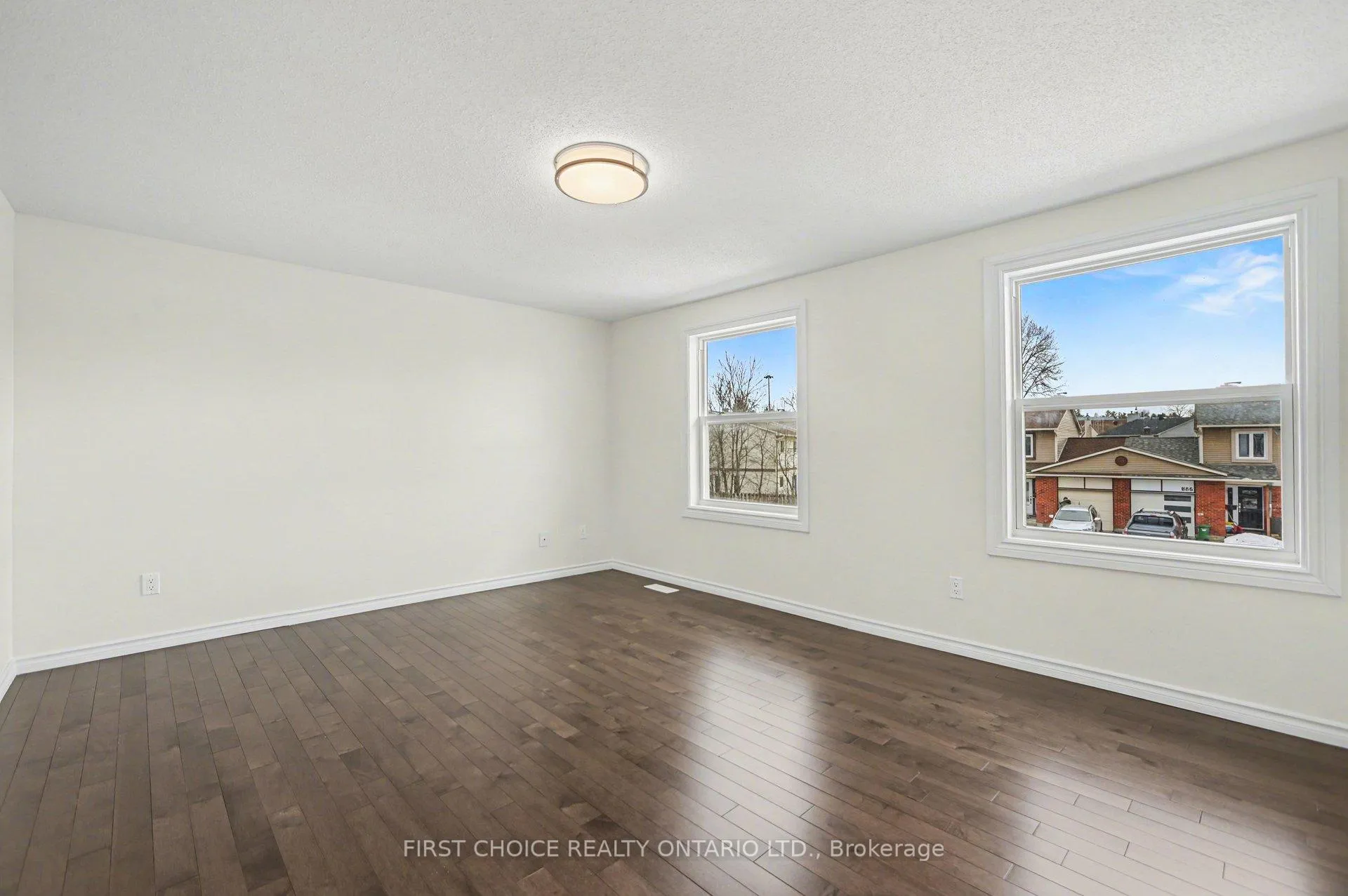 Photo 12 of 883 Lawnsberry Drive, Ottawa, Chatelaine Village — HOMEH