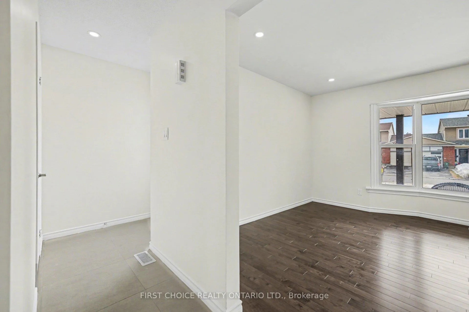 Photo 13 of 883 Lawnsberry Drive, Ottawa, Chatelaine Village — HOMEH