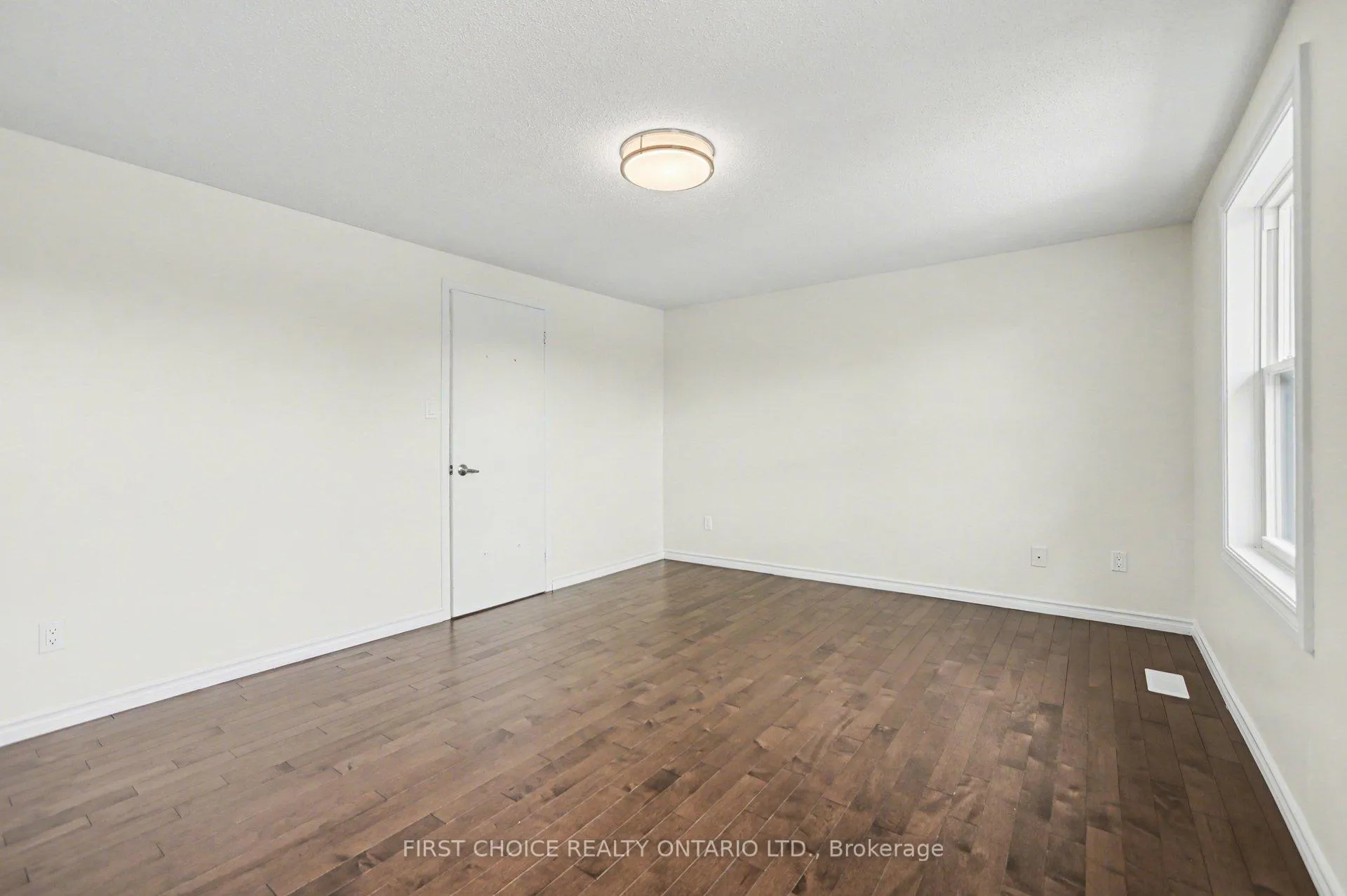 Photo 19 of 883 Lawnsberry Drive, Ottawa, Chatelaine Village — HOMEH