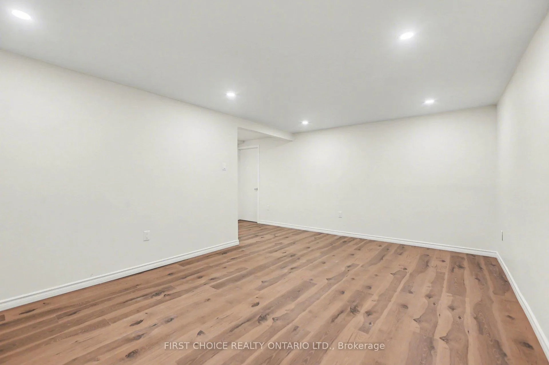 Photo 20 of 883 Lawnsberry Drive, Ottawa, Chatelaine Village — HOMEH
