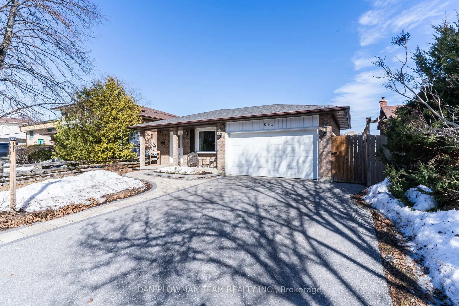 Photo 3 of 895 Exeter Street, Oshawa, Centennial — HOMEH