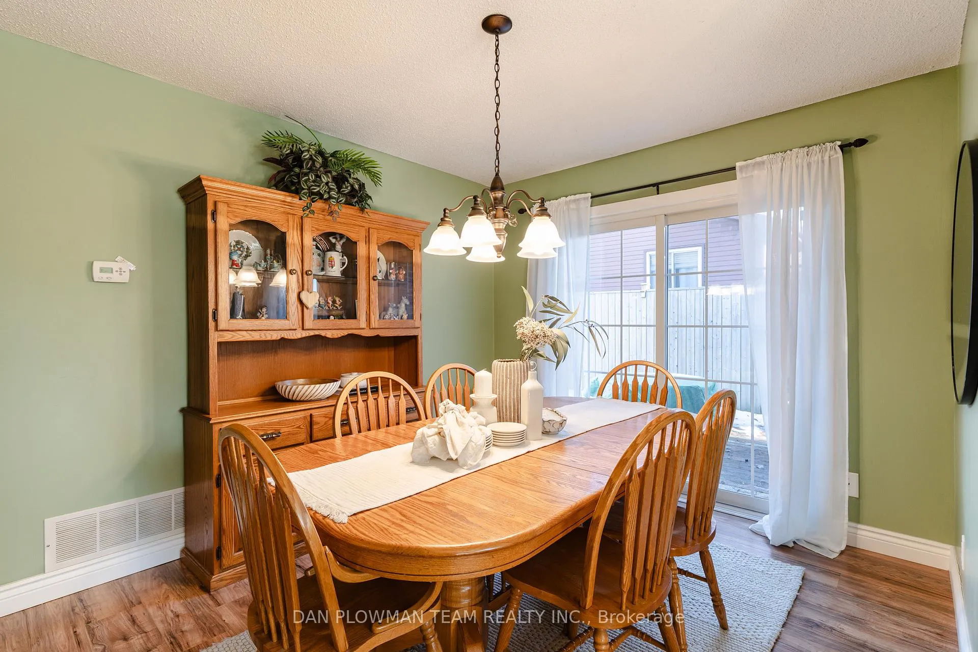 Photo 12 of 895 Exeter Street, Oshawa, Centennial — HOMEH