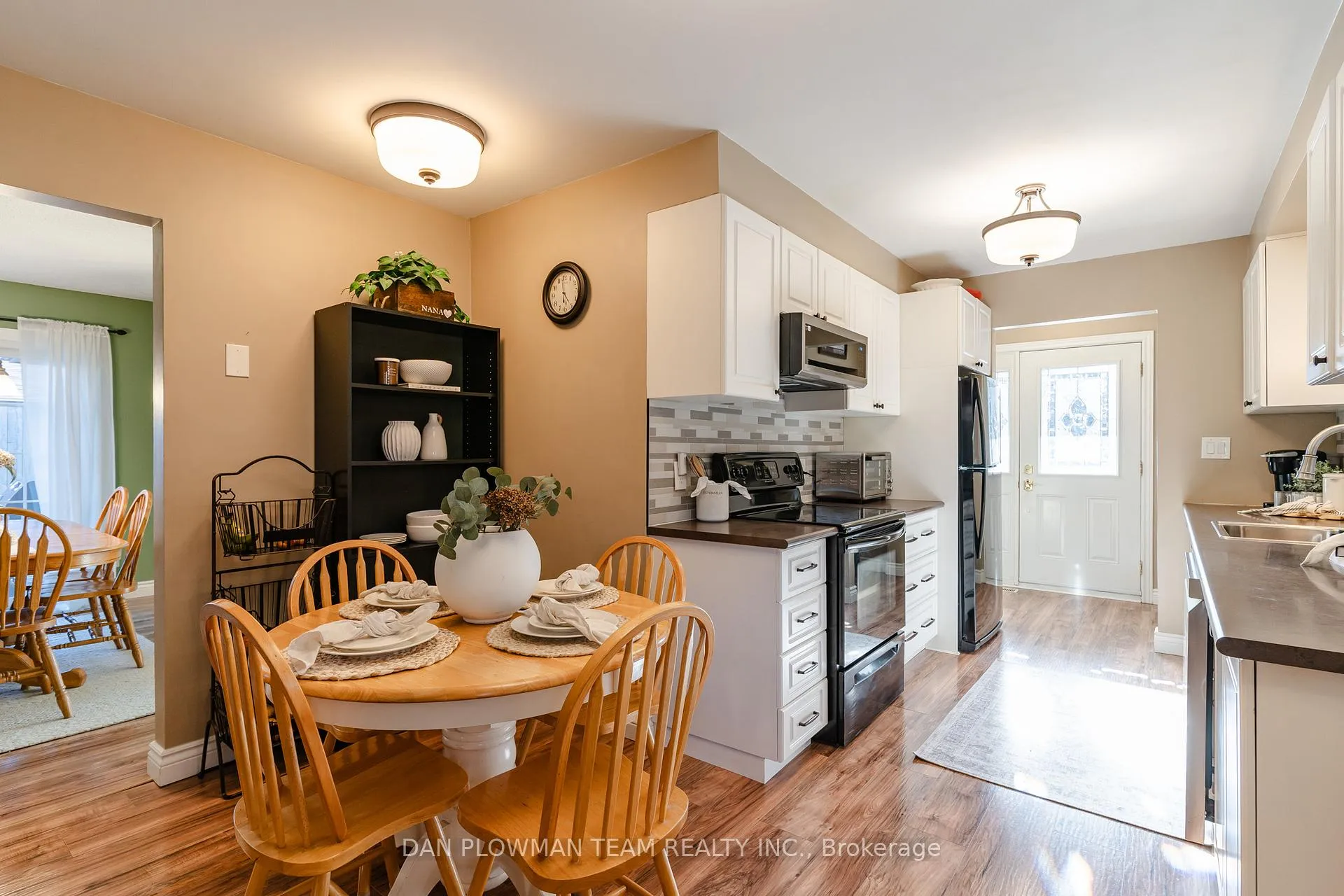 Photo 16 of 895 Exeter Street, Oshawa, Centennial — HOMEH